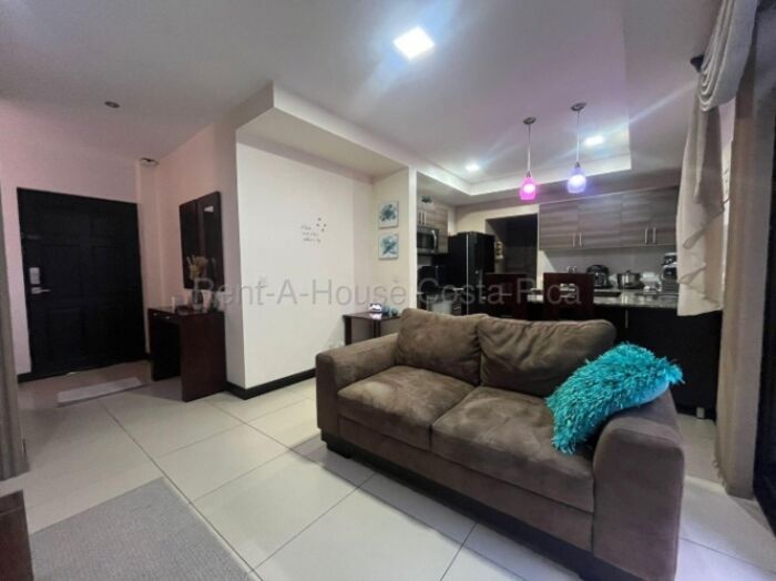 Se vende casa e Ulloa Heredia 26-1600 en Ulloa, Heredia — $210,000 - Foto 3 de 21