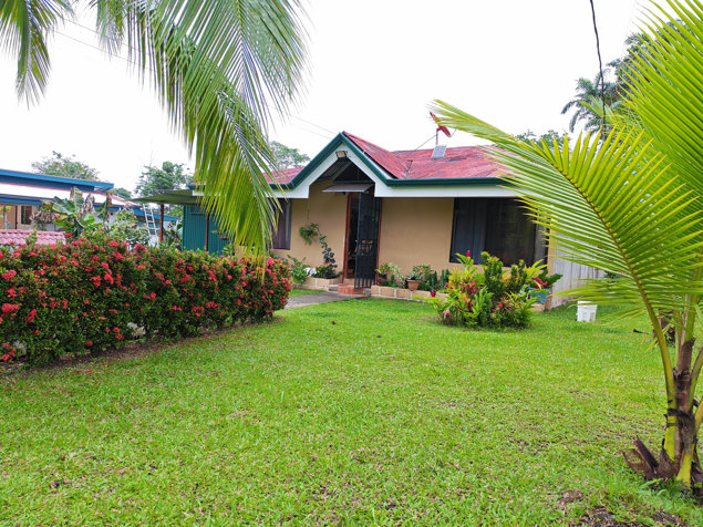 Hermosa Casa a 20 minutos de la Fortuna en Peñas Blancas, San Ramón, Alajuela — $135,000 - Foto 2 de 23