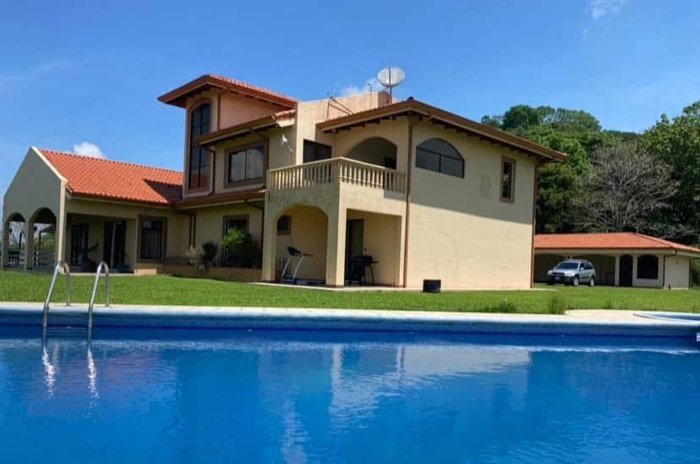 Finca en Venta – Atenas, Alajuela, Costa Rica in Atenas, Alajuela — $1,400,000