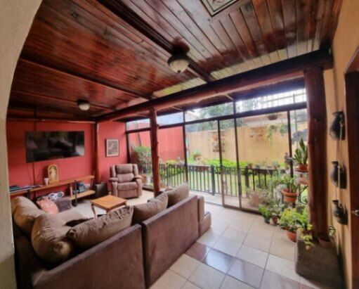 Se vende espaciosa casa con patio en San Francisco Heredia 24-582 in San Francisco, Heredia — ₡ 107 000 000