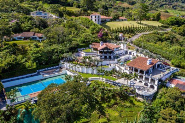 Venta de dos Maravillosa Casas en Escazú / Mls. 25-143 OFC JB in Escazú, San José — $1,550,000