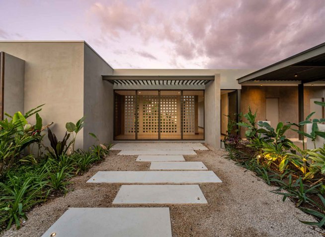 Luxury Contemporary Residence in Hacienda Pinilla en Tamarindo, Santa Cruz, Guanacaste — $2,199,000