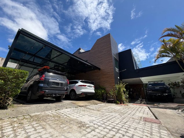 Venta de moderna casa en Cartago, por Walmart Los Ángeles in Oriental, Cartago — $325,000
