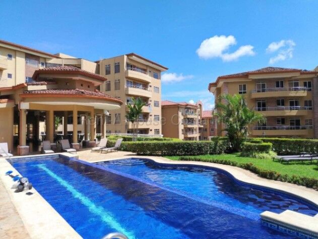 Venta de exclusivo apartamento ubicado en elegante zona de San Rafael de Eascazu 26-2188 en San Rafael, Escazú, San José — $395,000