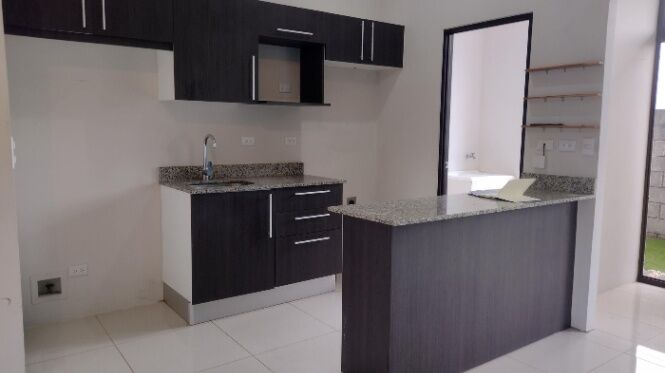 Venta de casa en Condominio La Trinidad de Moravia. RAH 26-352 in La Trinidad, Moravia, San José — $174,800