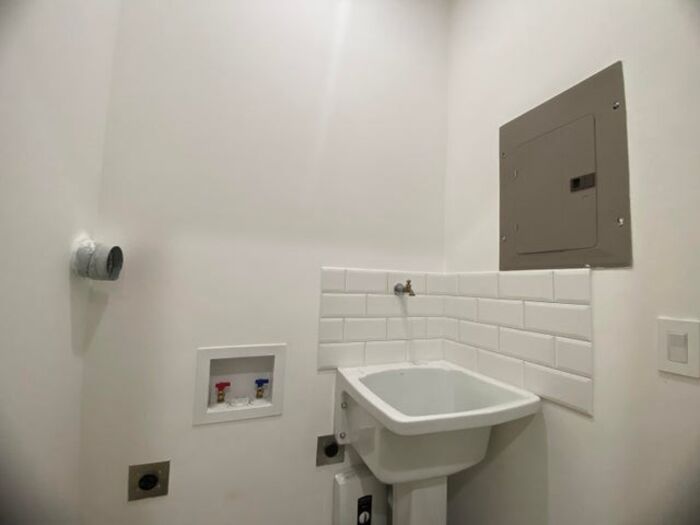SE ALQUILA APARTAMENTO EN SANTA ANA EN CONDOMINIO in Santa Ana, San José — $1,000 - Photo 2 of 21