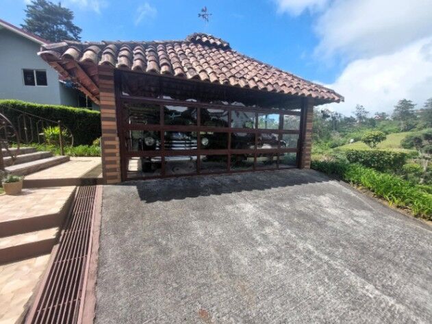 Se vende casa con patio en Moravia San José 26-783 en San Jerónimo, Moravia, San José — $550,000