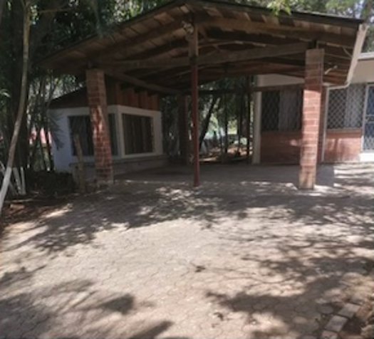 Amplio terreno con 2 casas, piscina y rancho – Atenas, Alajuela en Atenas, Alajuela — $2,300,000