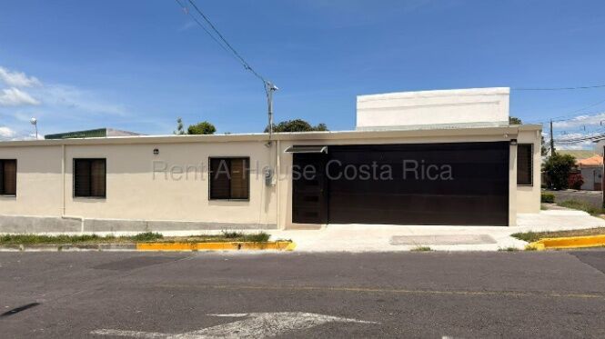 Alquiler de Amplia Casa en Pavas 26-1823 en Pavas, San José — $1,500