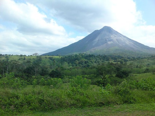 BELLA FINCA LECHERA EN ARENAL in Arenal, Tilarán, Guanacaste — $9,600,000