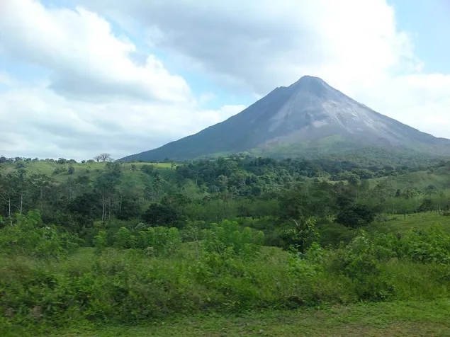 BELLA FINCA LECHERA EN ARENAL en Arenal, Tilarán, Guanacaste — $9,600,000