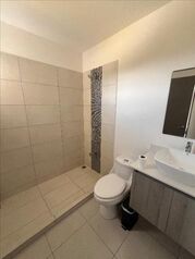 Vendo Hermosa Casa en Condominio 🏠 en Sabanilla, Montes De Oca, San José — 185 000 ₡ - Foto 4 de 25