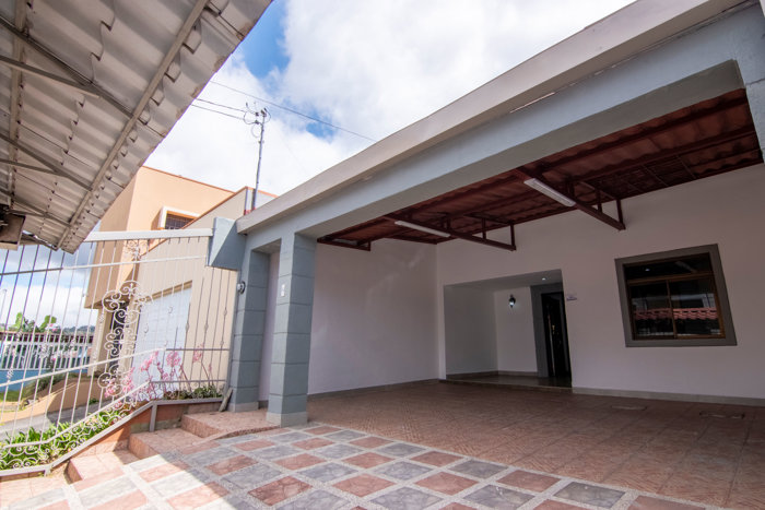 VENTA DE CASA, SAN JOSÉ, CURRIDABAT, SÁNCHEZ, LOMAS DE AYARCO en Sánchez, Curridabat, San José — $355,000