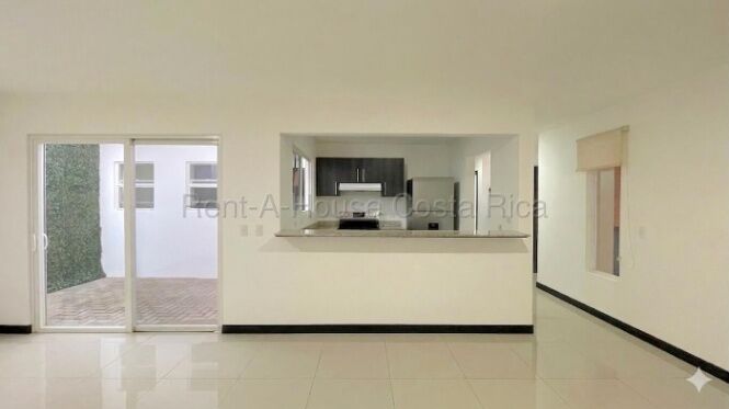 Venta de Casa en San Antonio de Escazú. RAH 26-1761 en San Antonio, Escazú, San José — $230,000