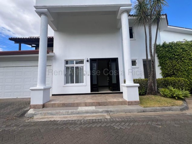 Venta de Excelente Casa de Lujo en Pozos, Santa Ana / Mls. 26-1558 OFC JB en Pozos, Santa Ana, San José — $695,000