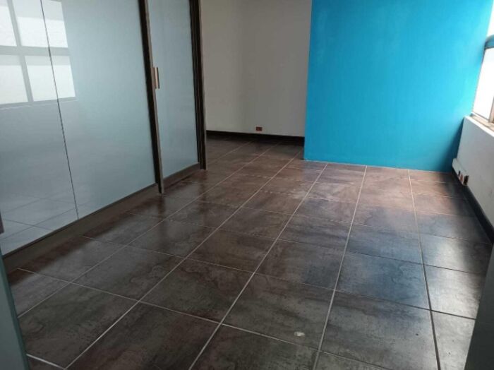 Alquiler de Cómoda Oficina en Escazú / Mls. 23-2992 OFC JB en Escazú, San José — $3,167