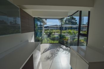 Apartamento de 2 Habitaciones en Escazú in San Rafael, Escazú, San José — $2,200 - Photo 5 of 20