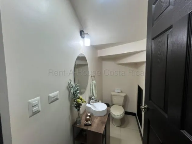 Venta de Casa en Ulloa-Heredia.  in Ulloa, Heredia — $215,000 - Photo 2 of 21