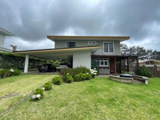 Venta de Amplia Casa en San Rafael de Oreamuno Cartago