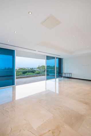 Apartamento de Lujo en Jaboncillos Escazú con Terraza Panorámica en Escazú, San José — $725,000