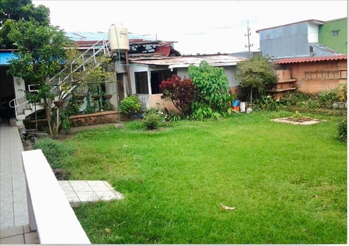 VENTA DE EDIFICIO CON LOCALES COMERCIALES, HEREDIA CENTRO en Heredia — $1,500,000