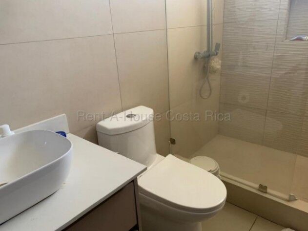 Venta de Casa en Bello Horizonte, Escazú. RAH 26-2166 en San Antonio, Escazú, San José — $250,000