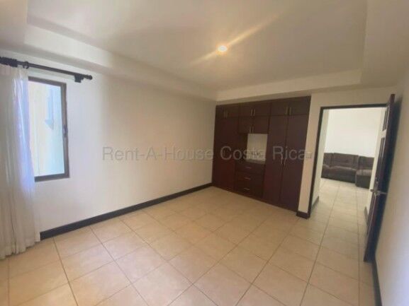 Alquiler de Casa Amueblada en Santa Ana. RAH 26-1963 en Santa Ana, San José — $1,750