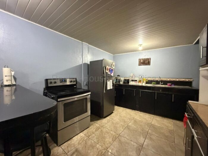 Casa en venta con patio y excelente ubicación en Desamparados #26-1803 GS en San Rafael Arriba, Desamparados, San José — $100,231