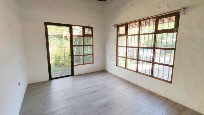 Venta de propiedad de uso mixto de 4.000 m² en Santa Ana Centro #27-112 GS in Salitral, Santa Ana, San José — $1,100,000 - Photo 2 of 10
