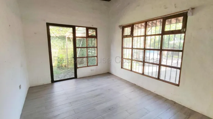 Venta de propiedad de uso mixto de 4.000 m² en Santa Ana Centro #27-112 GS en Salitral, Santa Ana, San José — $1,100,000 - Foto 2 de 10