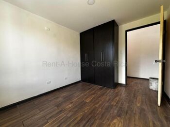 Venta de Casa en El Guarco-San Isidro. RAH 26-1570 PRECIO REBAJADO en San Isidro, El Guarco, Cartago — $183,000 - Foto 5 de 6
