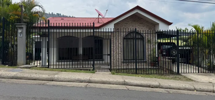Encantadora casa de 3 dormitorios en San Miguel, Naranjo - Costa Rica en San Miguel, Naranjo, Alajuela — ₡ 73 000 000