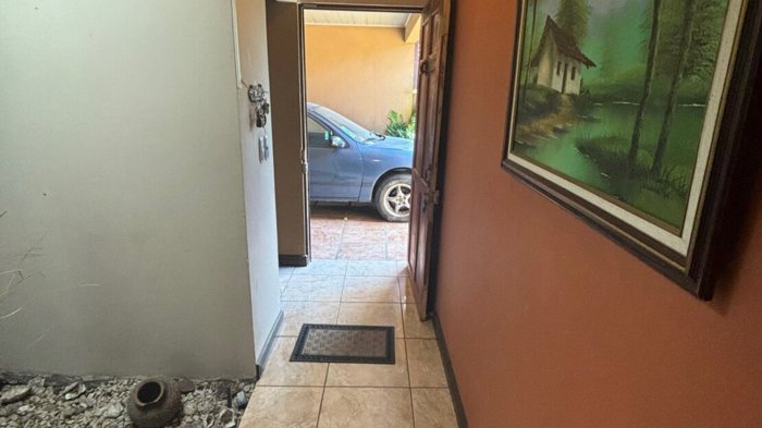 Casa en area privada y tranquila en el campo de Atenas en Atenas, Alajuela — $240,500 - Foto 2 de 17