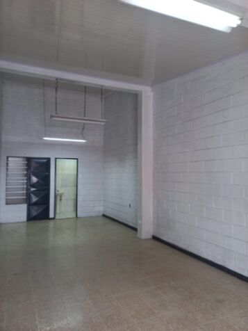 Alquiler 2 locales comerciales in Pavas, San José — ₡ 230 000