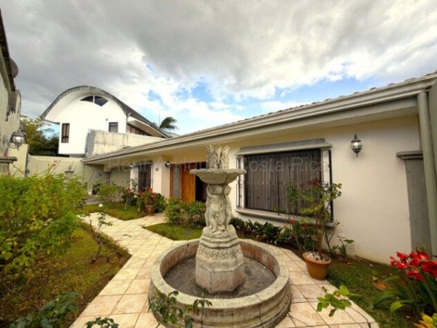 Venta de Casa de Lujo en ALTAMONTE-Curridabat. RAH 26-2159 en Granadilla, Curridabat, San José — $700,000