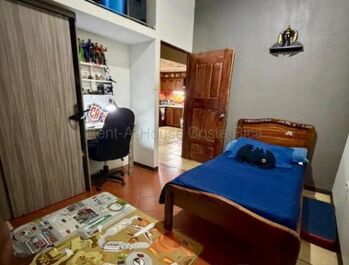 Casa en venta en El Bosque, Cartago in San Rafael, Oreamuno, Cartago — 60 000 000 ₡ - Photo 4 of 19