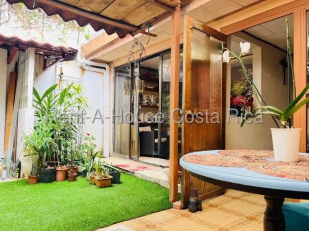 Venta de Casa en Ulloa, Heredia. RAH 26-1473  in Ulloa, Heredia — ₡ 80 000 000