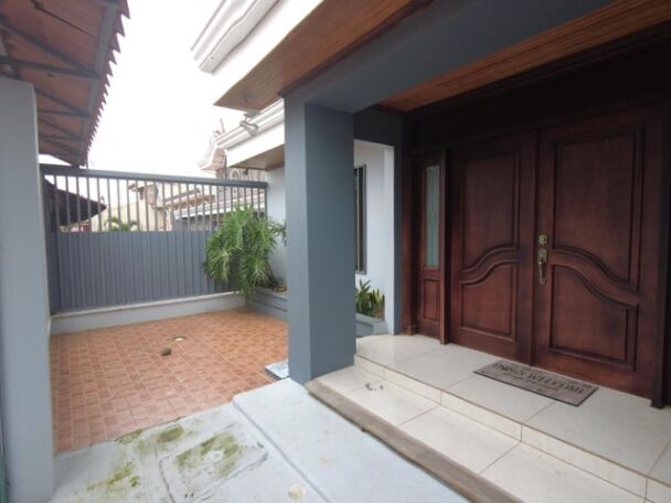Casa con 6 habitaciones ubicada en Santo Domingo de Heredia en Santo Domingo, Heredia — $290,000