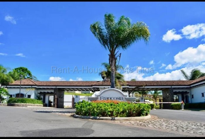 CASA EN VENTA EN ULLOA DE HEREDIA en Ulloa, Heredia — $389,000