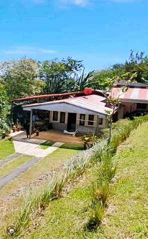 Propiedad con casa y 2 apartamentos en San Ramón, Alajuela — ₡ 105 000 000