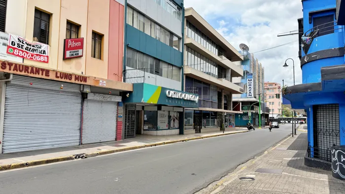 Venta/Alquiler edificio comercial de 2 niveles, San José. (FE) in Carmen, San José — $3,500 - Photo 2 of 11