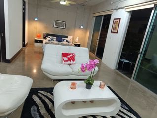 Alquiler loft con terraza privada y diseño urbano, Escazú. (FE) en San Rafael, Escazú, San José — $1,700 - Foto 2 de 12