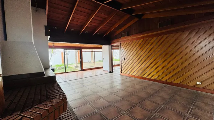 FOR RENT: COMMERCIAL-USE HOUSE IN ROHRMOSER, MIXED-USE ZONING in Mata Redonda, San José — $8,000