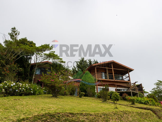 Finca de Montaña en Venta con Cabaña y vistas espectaculares in San Pedro, Poás, Alajuela — $400,000