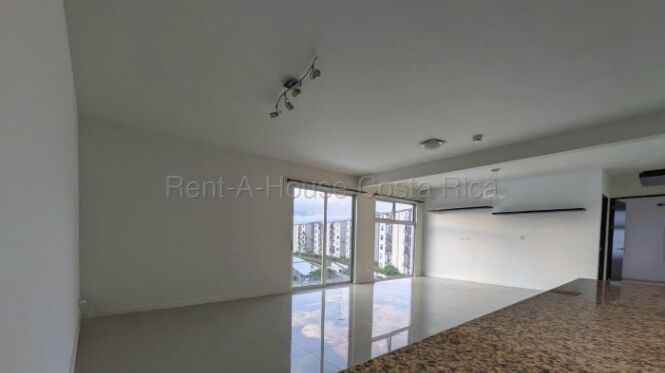 Apartamento en venta con balcón y amenidades en Curridabat #26-1527 GS in Granadilla, Curridabat, San José — $170,500