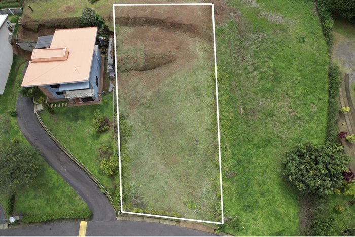 Lote con hermosa vista en Condominio el Roble en Bolívar, Grecia, Alajuela — ₡ 37 500 000