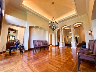 The Majestic House, impresionante casa en Santa Ana in Santa Ana, San José — $1,900,000 - Photo 4 of 21