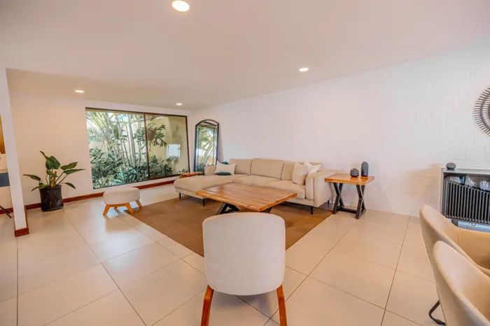 Venta casa en Condominio Pinares de Curridabat en Curridabat, San José — $485,000 - Foto 3 de 63