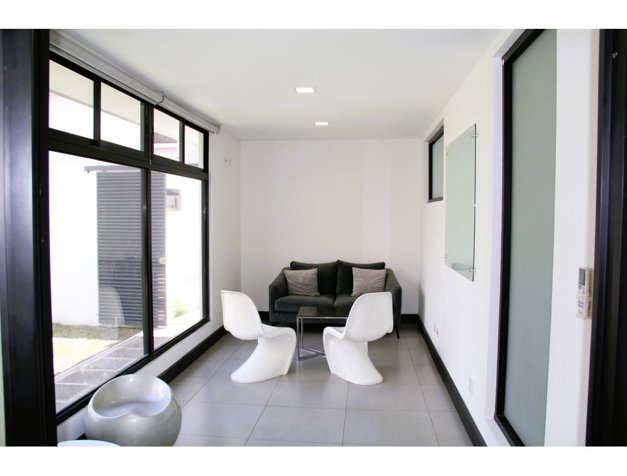 VENDO EDIFICIO CORPORATIVO EN ROHRMOSER. en Pavas, San José — $1,950,000 - Foto 3 de 13