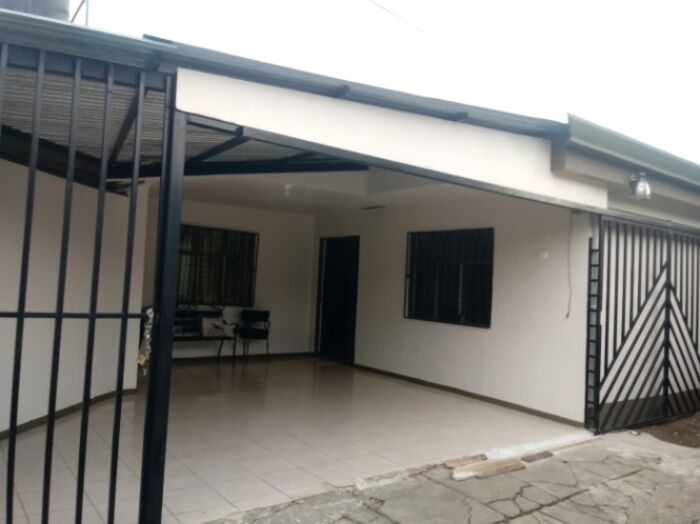 SE VENDE BELLA PROPIEDAD Y CASA EN SAN FRANCISCO DE HEREDIA.  en San Francisco, Heredia — ₡ 85 000 000